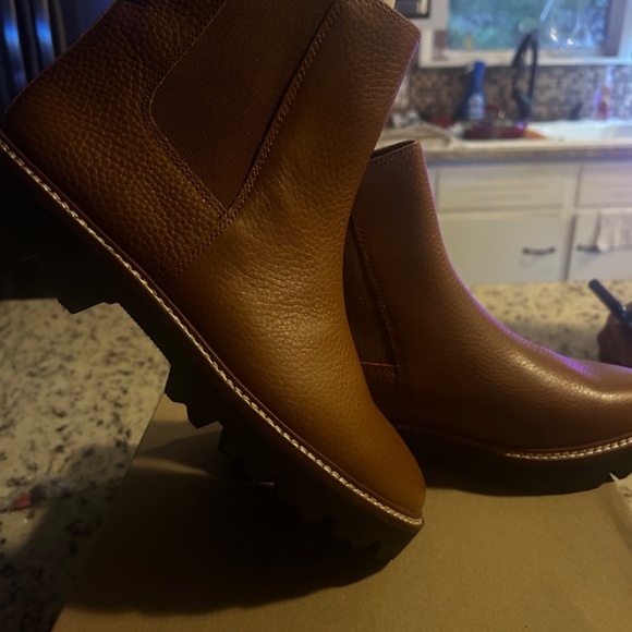 Madewell Chelsea boots - Picture 2 of 5